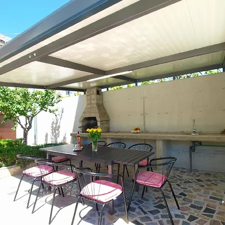 Mit Privatpool Fuer 8 Personen Ca 180 Qm In Pula, Istrien Istrische Riviera Feriehus