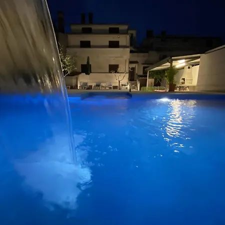 Mit Privatpool Fuer 8 Personen Ca 180 Qm In Pula, Istrien Istrische Riviera Pula